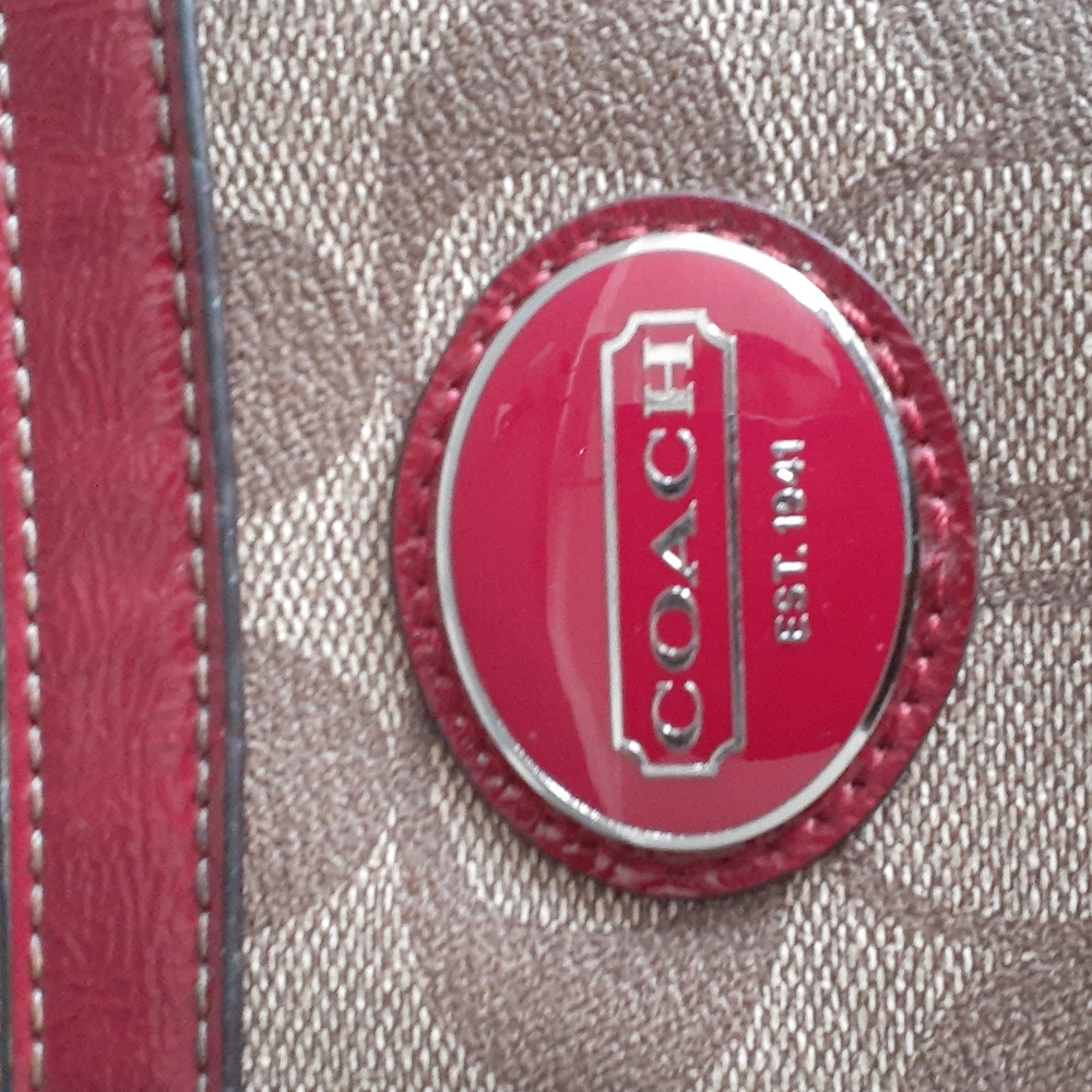 Coach peyton tan signature crossbody bag purse - Picture 11 of 13